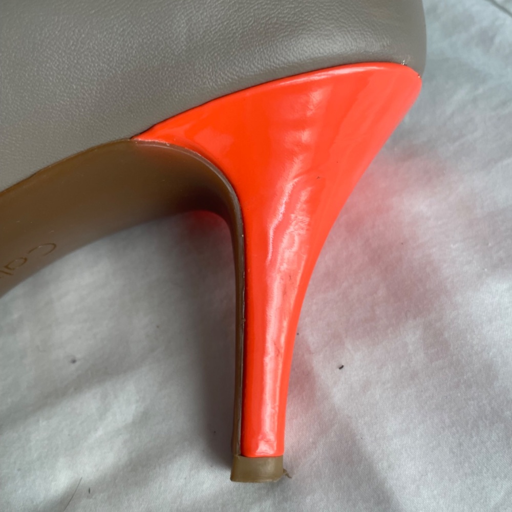 Calvin Klein Ashley pump. Mink and bright orange size 7.5 - Picture 8 of 10